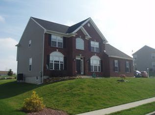 4121 Redbud Dr W, Whitehall, PA 18052