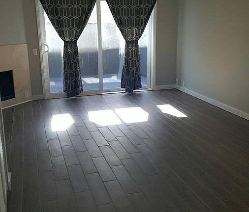 3rd image of 2657 Russ Blvd
