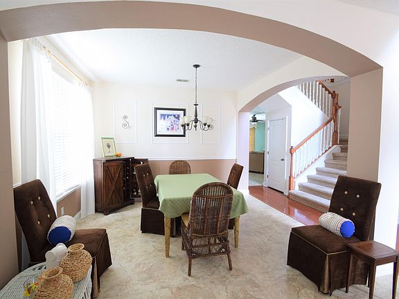2nd image of 1924 Holly Oak Dr