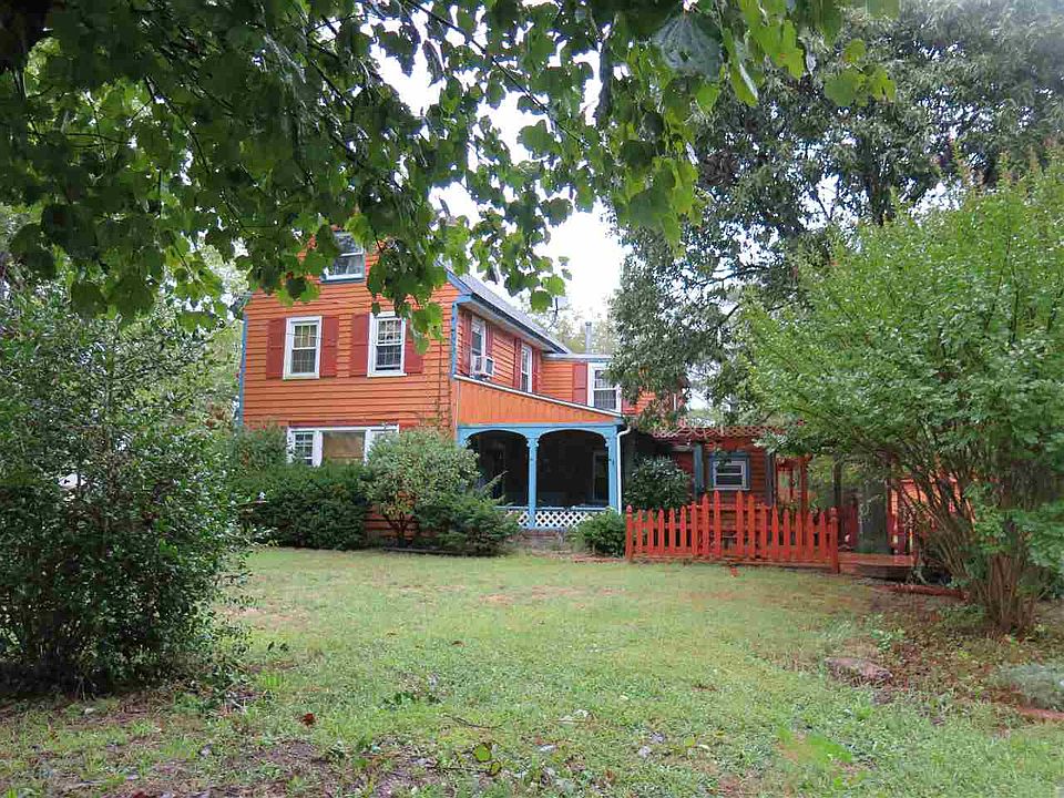 2nd image of 827 Weeks Landing Rd