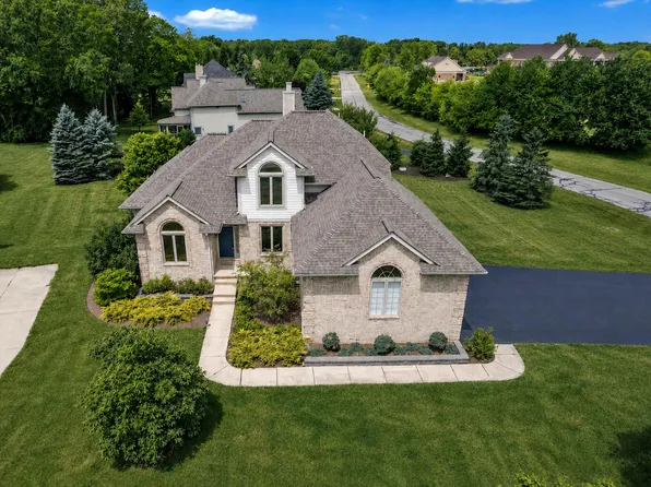 5049 Birdie Ln, Ann Arbor, MI 48103