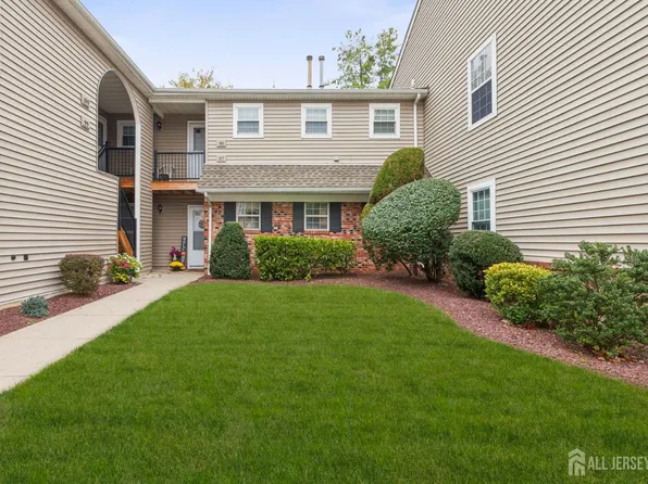 97 Neilly Ct, Old Bridge, NJ 08857