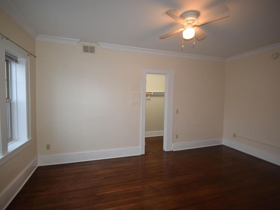 2nd image of 325 Alexander St #28