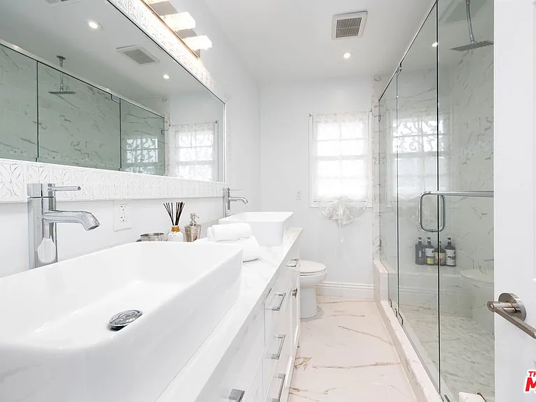 1110 W Muirlands Dr — Photo 15