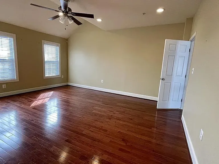 611 Quincy St NW #4 — Photo 15