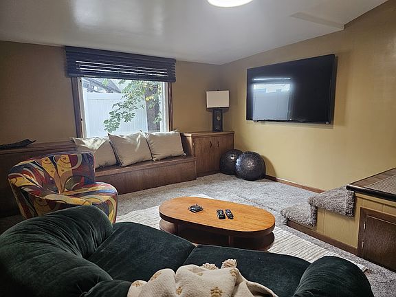 4th image of 623 N 11th St