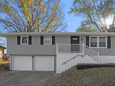 121 SW 21st St, Oak Grove, MO, 64075