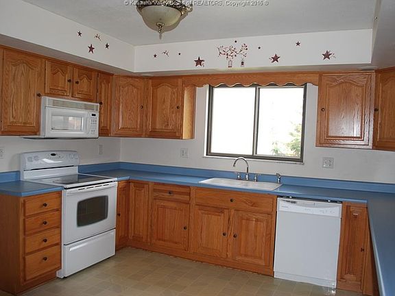 4th image of 66 Pinewood Ln