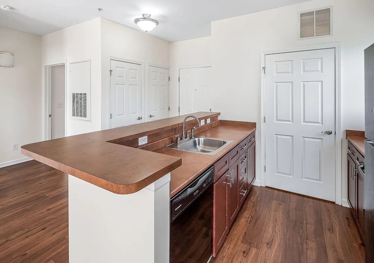 Noda 20 Apartments — Photo 4