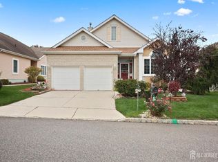 18 Halifax Dr, Monroe Township, NJ 08831