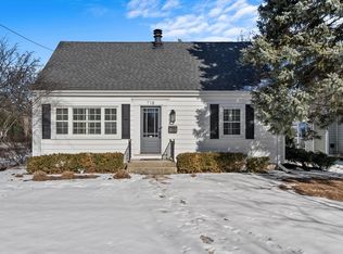 718 Highview Ave, Glen Ellyn, IL 60137