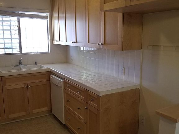 5th image of 925 S Holt Ave APT 6