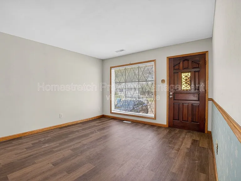 10527 Prestwick Dr — Photo 7