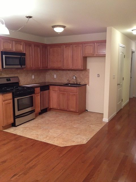 1st image of 1824 Benson Ave #4
