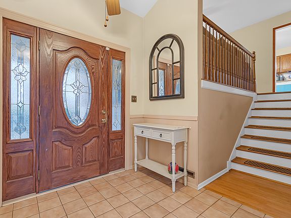 4th image of 922 Coventry Ln