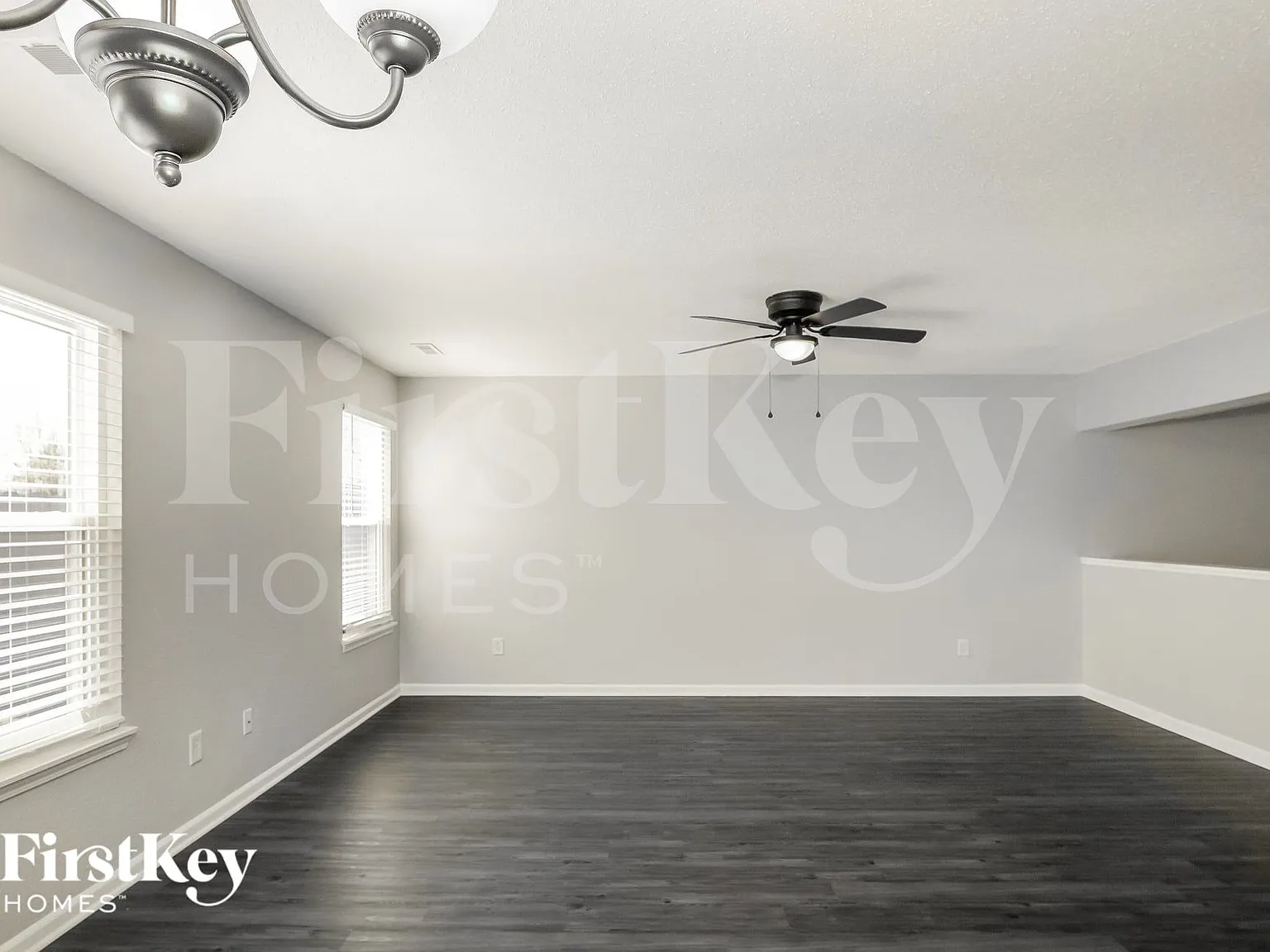 4 bed, 2.5 bath, 2522 sqft, $2,370 — Photo 4