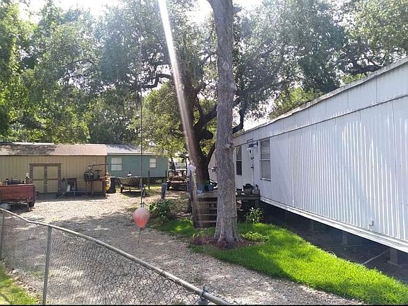3rd image of 2709 Shady Creek Ln