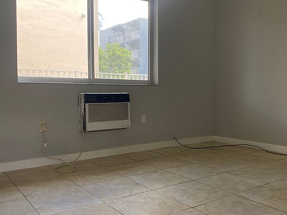 2nd image of 544 NE 124th St #4