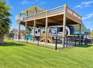 953 Meynig Dr, Crystal Beach, TX 77650