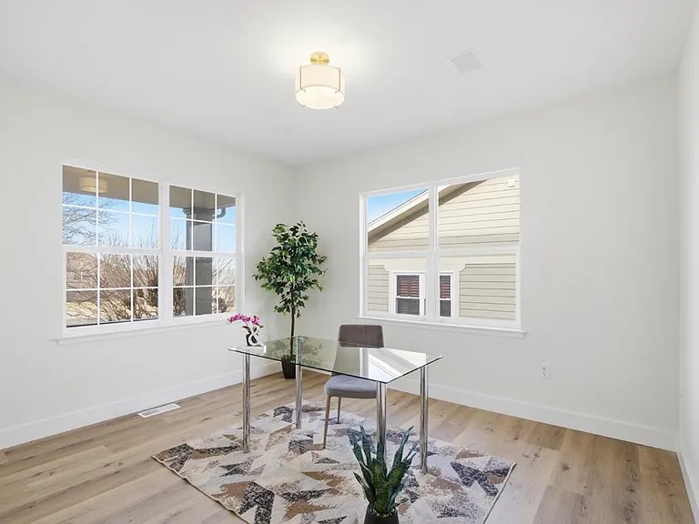 23464 E Heritage Pkwy — Photo 11