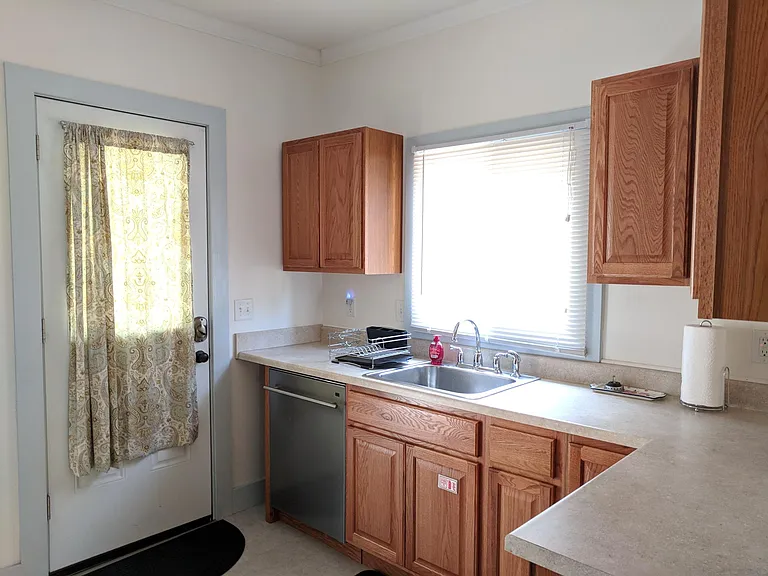 319 Brooks Ave — Photo 7