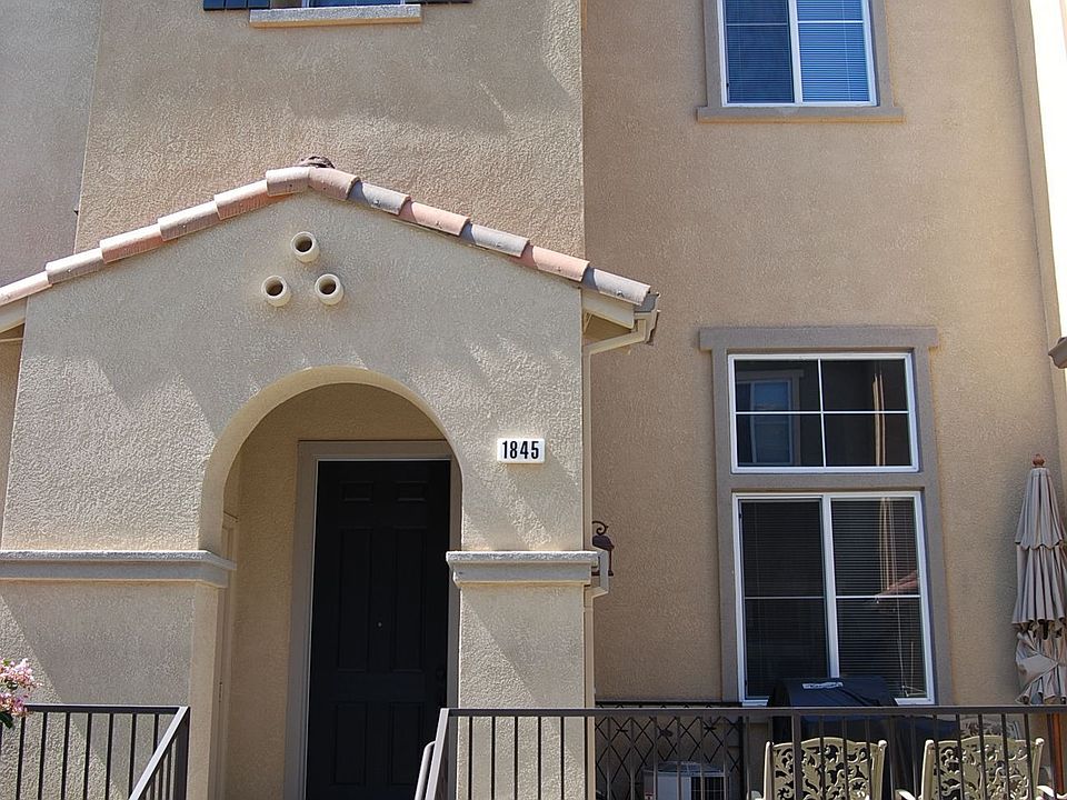2nd image of 1845 Silva Pl