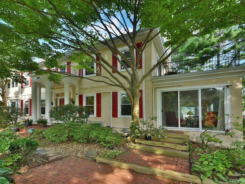 1st image of 8 Magnolia Drive