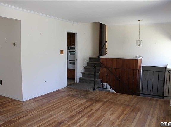3rd image of 135 Kissam Ln