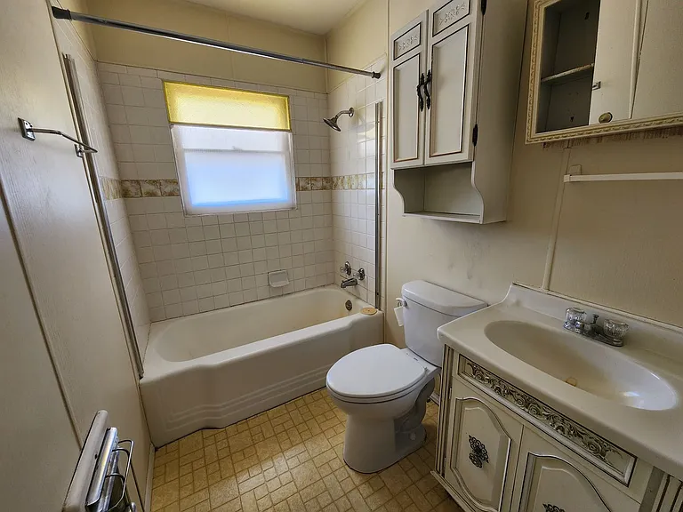 707 W Avenue J — Photo 12