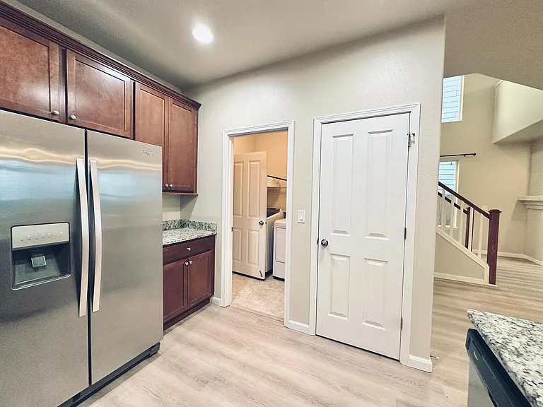 3374 SE Meadowview Way — Photo 8
