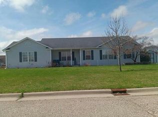 10074 Blue Jay Dr, Freeland, MI 48623