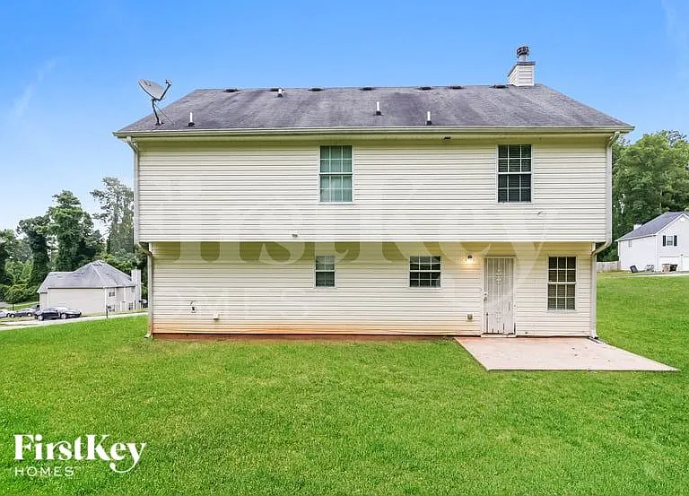 4447 Chester Ln — Photo 15