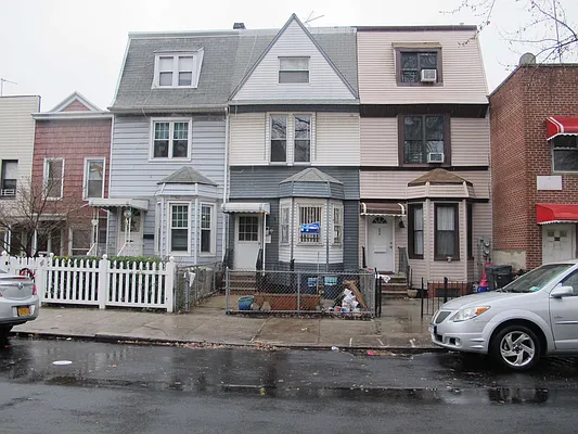 Rented by Dwell Residential Inc | media 31