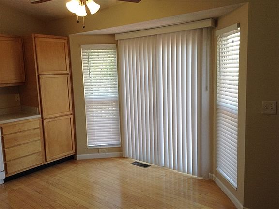 2nd image of 35 Amelia Park Dr