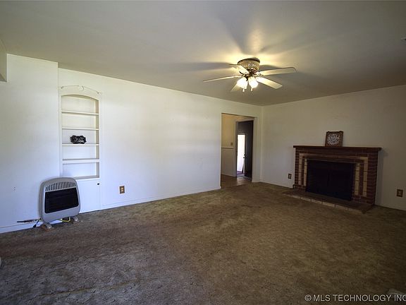 5th image of 303 N Owen Walters Blvd
