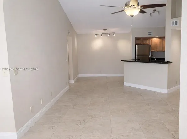 3410 Pinewalk Dr #827, Pompano Beach, FL 33063