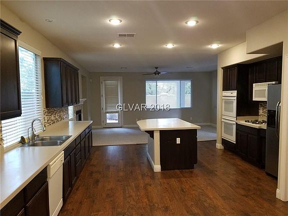 3rd image of 3412 Lacebark Pine St