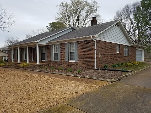 2nd image of 253 Chickering Rd
