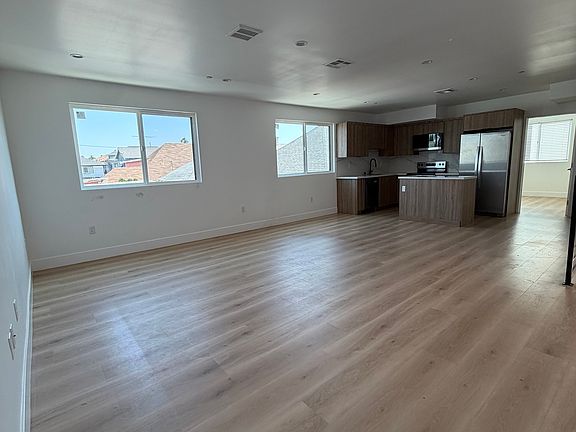 2nd image of 3209 W 18th St #2
