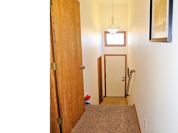 3rd image of 2352 Hillwood Dr E