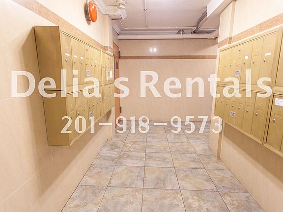 2nd image of 37 Duncan Ave APT 4K