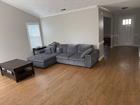 2nd image of 538 Hogart St