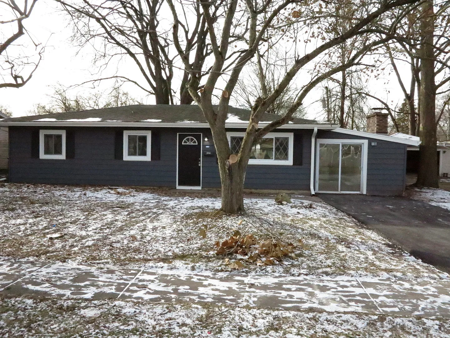 684 Minerva Ave photo 1