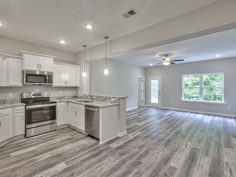 113 Creek Wood Rd — Photo 9