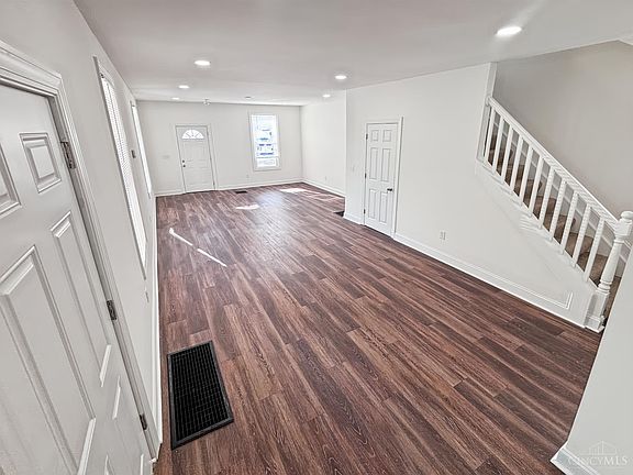 5th image of 334 Hanover St