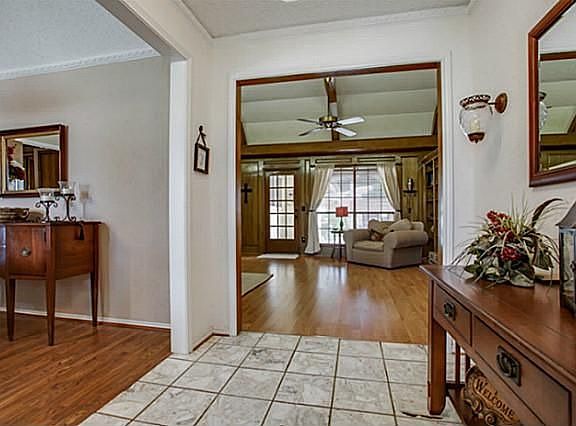 5th image of 2209 Silver Holly Ln