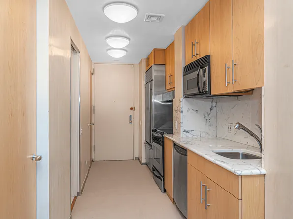 641 5th Avenue image 24 of 57