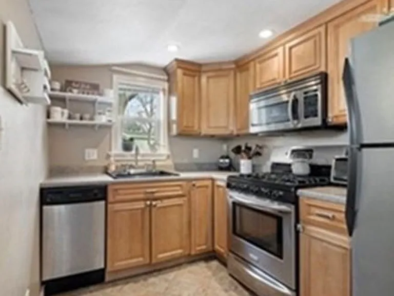 35 Mountain View Rd — Photo 1