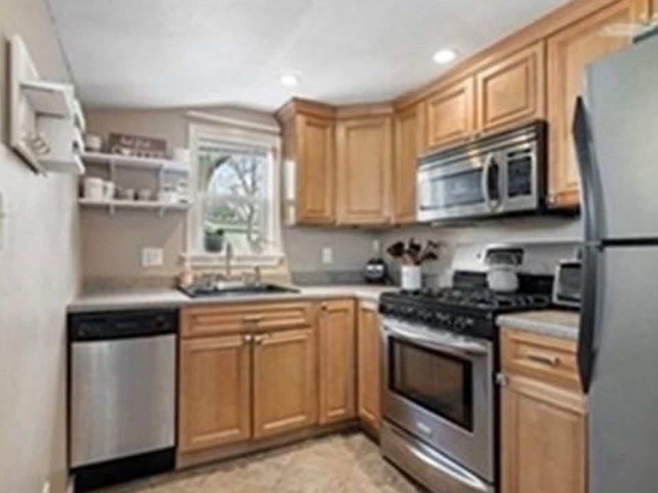 1st image of 35 Mountain View Rd
