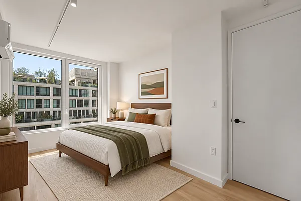 Bedroom, photo 1